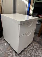 Metall-Rollcontainer mit Schubladen – abschliessbar robust