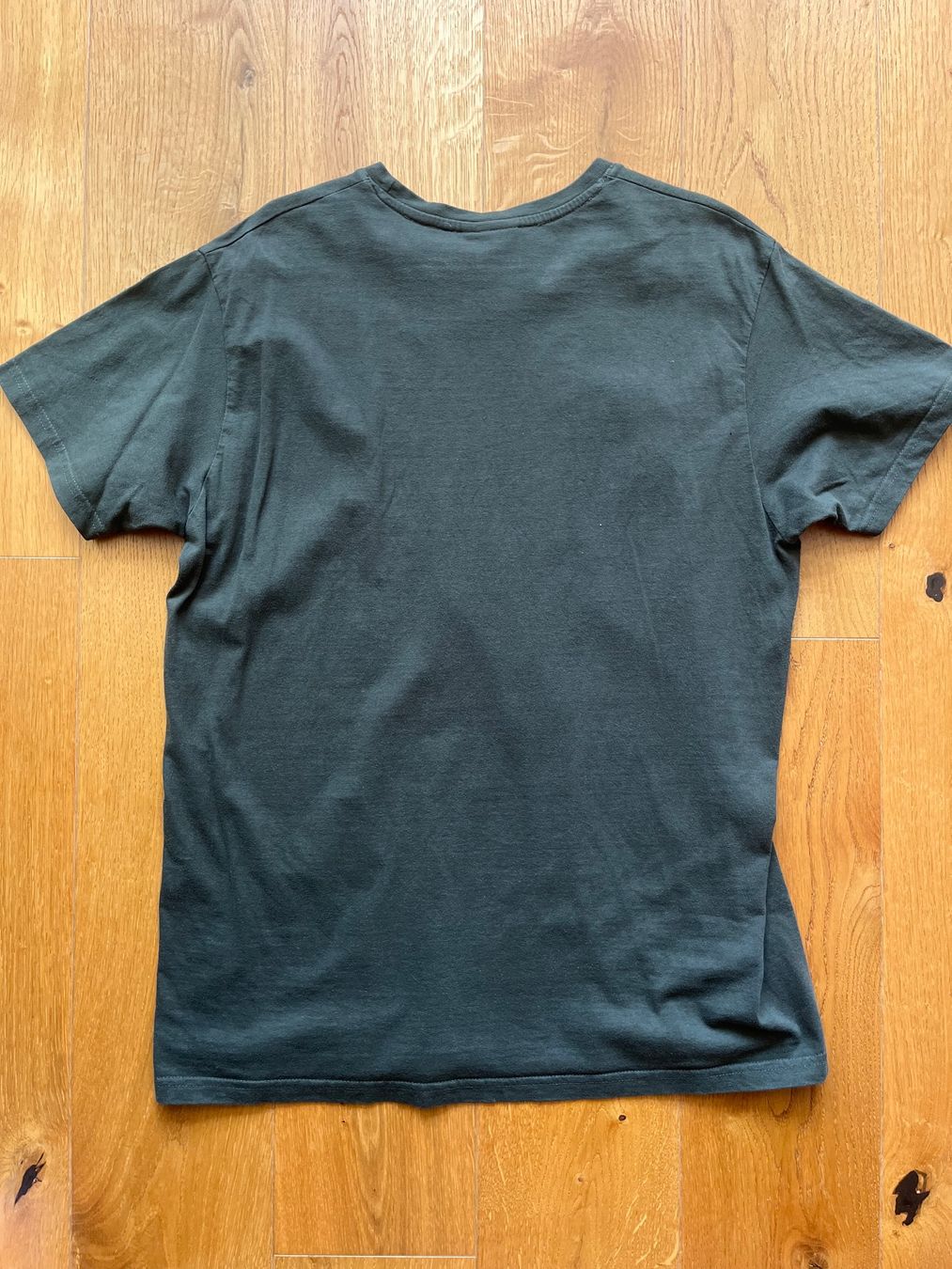 T-shirt: Dreierhopp T-Shirt – Usato da Näfels venduto da dom_9p7f 1