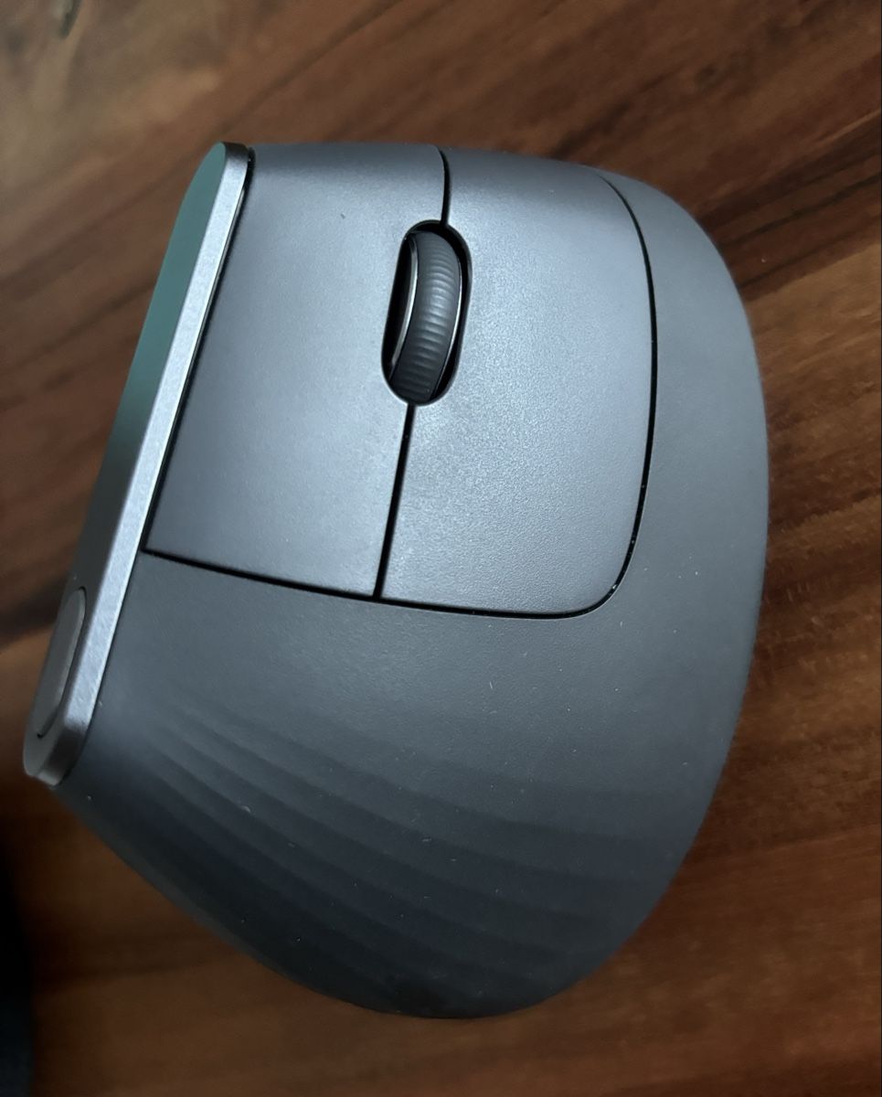 Logitech Maus: Logitech MX vertical mouse  – Gebraucht aus Zürich von ros_8hfr 3