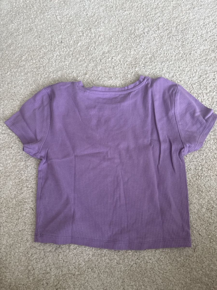 Tops: Lila Croptop – Gebraucht aus St. Niklausen LU von car_2562 1