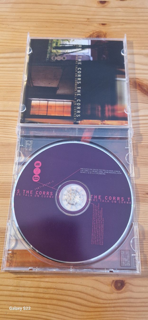 CD: The Corrs – Talk On Corners – Usato da Yvonand venduto da CD-KINGDOM