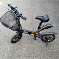 Hitec Elektro Scooter mit Sitz und Einkaufskorb, neuwertig 