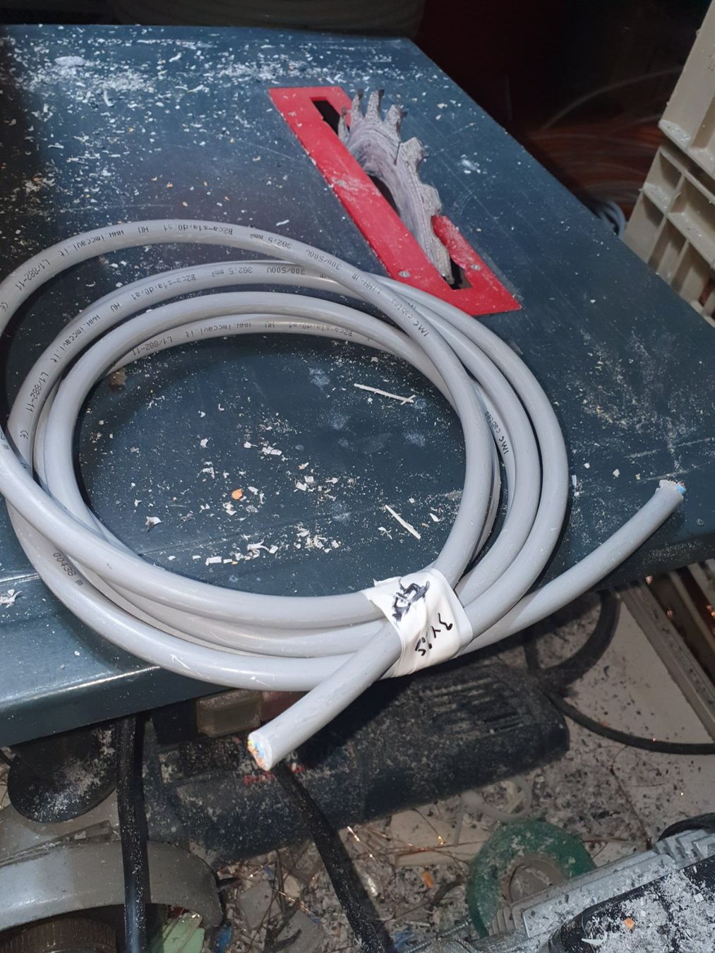 Cavi: Kabel Flex Litze 3x2.5 Grau 3G2.5 3.5m – Nuovo (secondo la descrizione) da Zürich venduto da eymen20 1