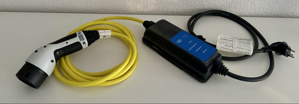 Batterie-Ladegeräte: Ladekabel für E-Auto Typ 2 – Gebraucht aus Zofingen von Submit