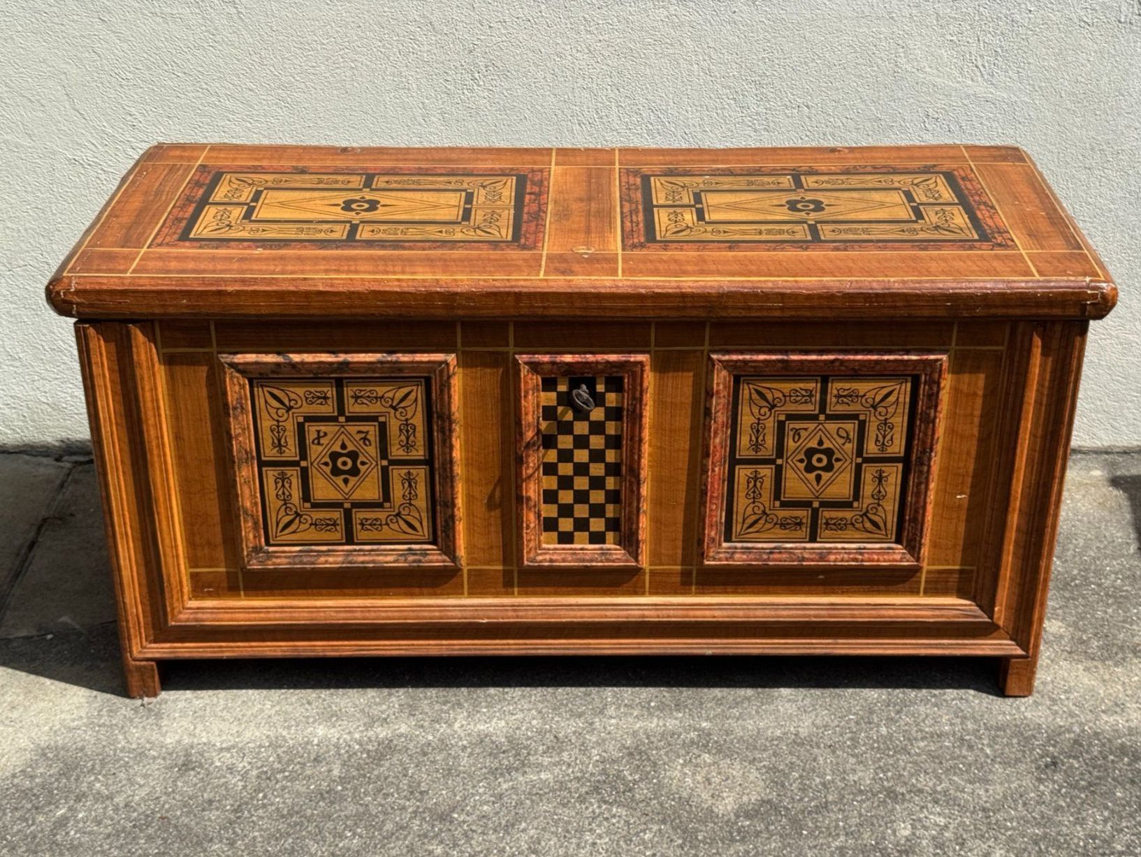 Truhen: Grand coffre ancien vers 1900 – Gebraucht aus Tramelan von lolopat 1