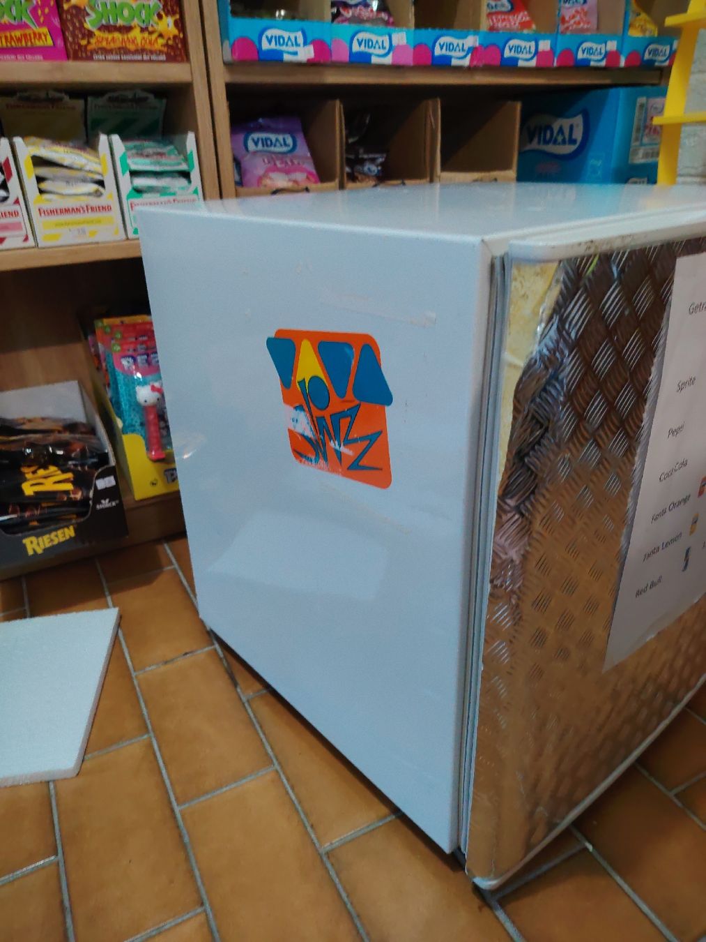 Kühlschrank: Mini Kühlschrank mit Getränkeauswahl – Gebraucht aus Aesch BL von Gebrauchtes_AeschBL 1
