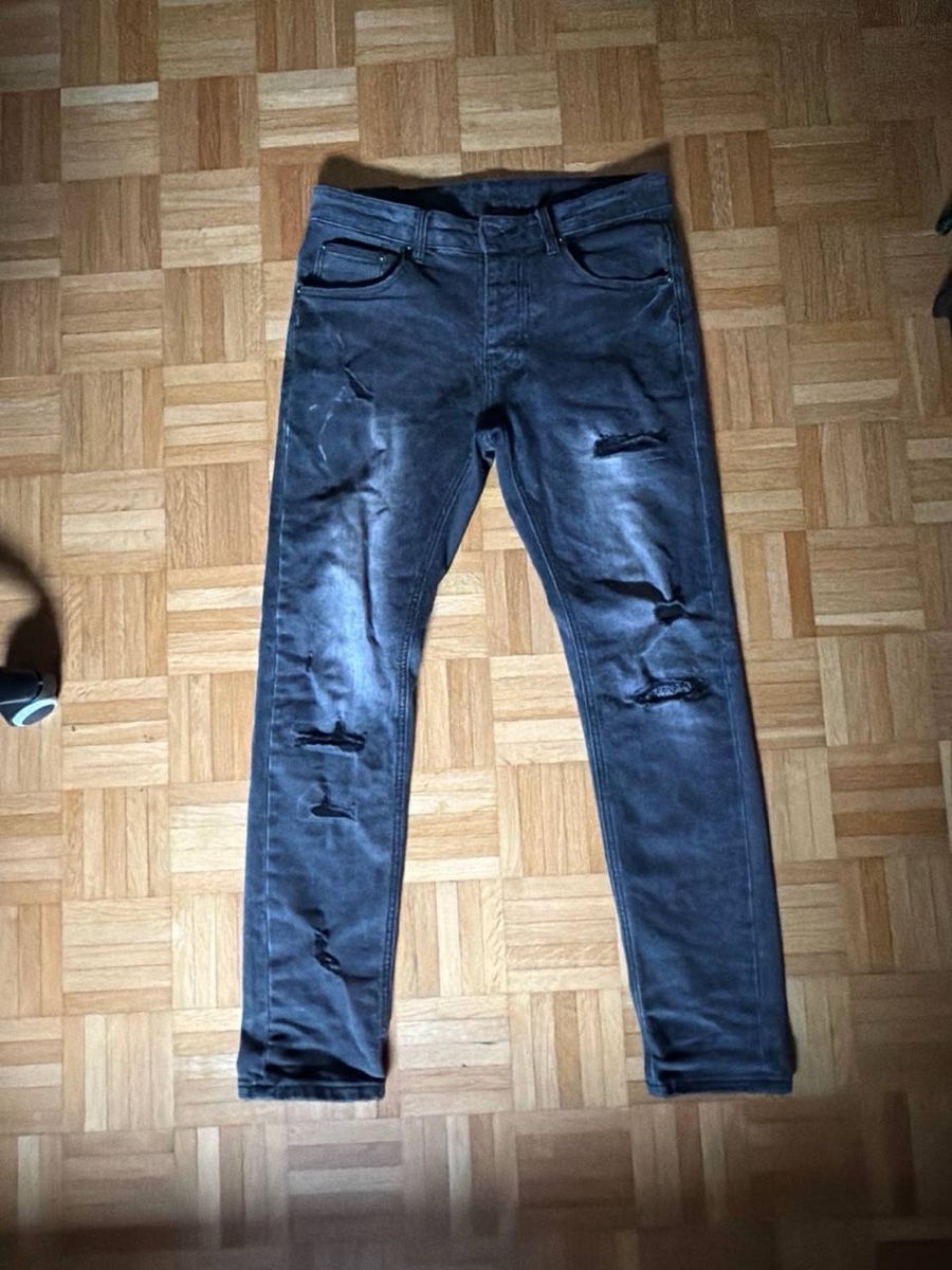 Jeans: Slim fit Jeans grau Grösse M Ripped Look – Gebraucht aus Bern von fed_cc82