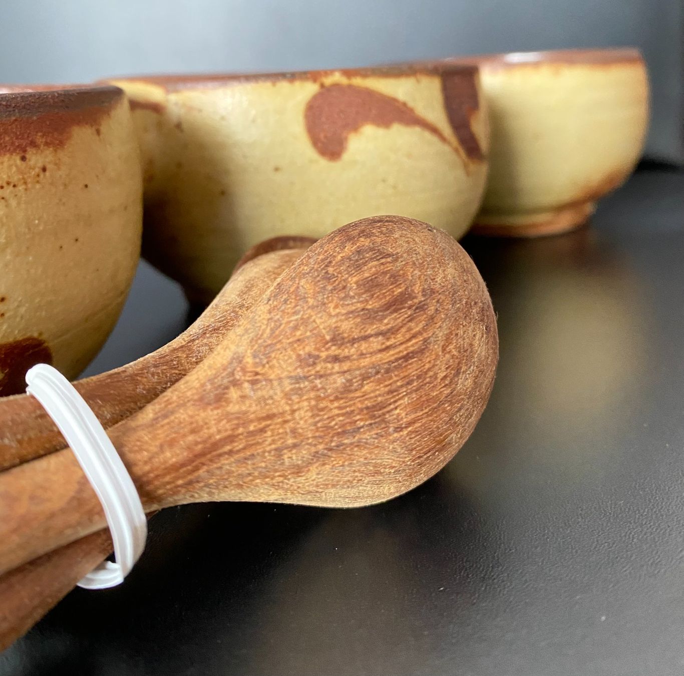 Ciotole: Unusual and Nice Sauce Bowls with Spoons – Nuovo (secondo la descrizione) da Wohlen b. Bern venduto da cookiemonster 3