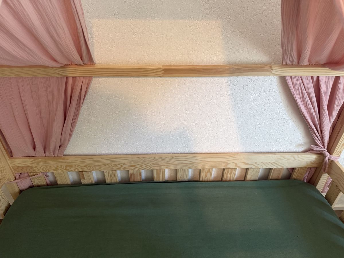 Letti: Tree tale House bed , Mattress, protector & curtains 170x95 – Usato da Uitikon Waldegg venduto da sta_5ndj 4