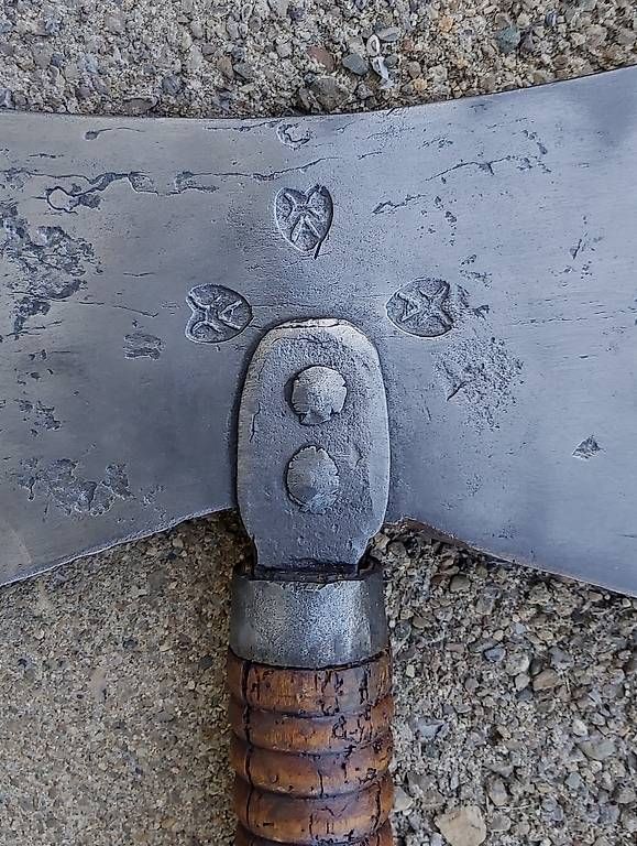 Tous les outils: Museales Zunft- oder Amtsbeil der Metzgerzunft datiert 1744 – D'occasion à Frasnacht par Carawill 3