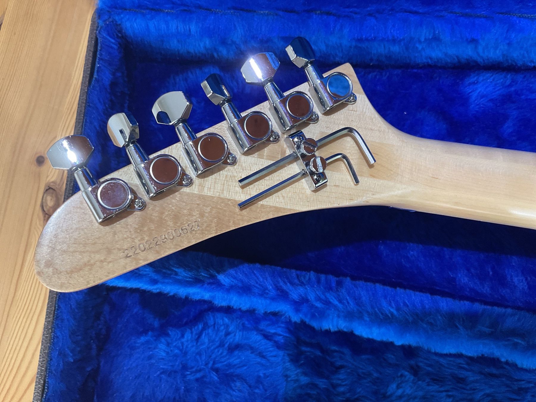 Kramer Strumenti musicali: Kramer Hotrod Baretta – Nuovo (secondo la descrizione) da Niederwil SG venduto da Melar01 4