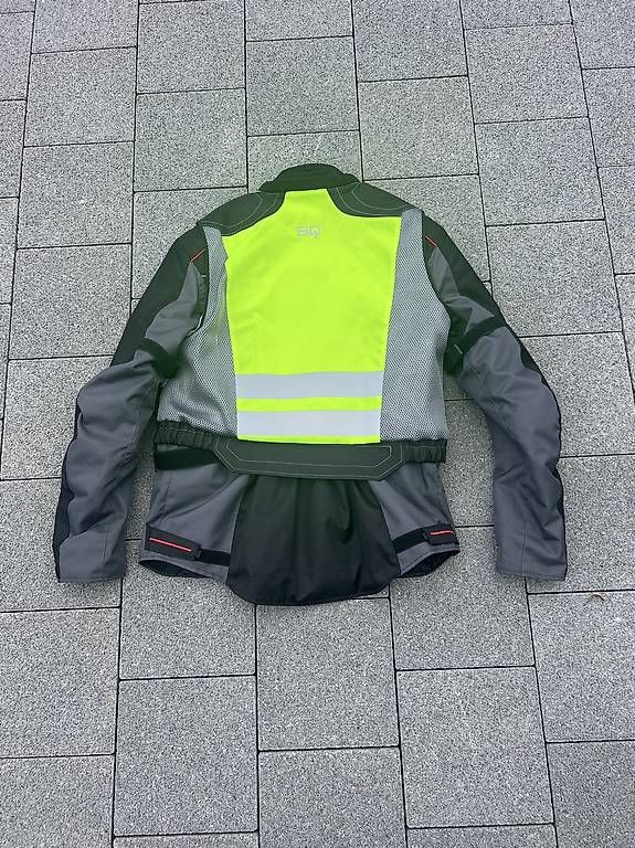 Jacken: Motorradjacke inkl. Leucht-Veste – Gebraucht aus Rüti b. Riggisberg von helikopterpilot 1