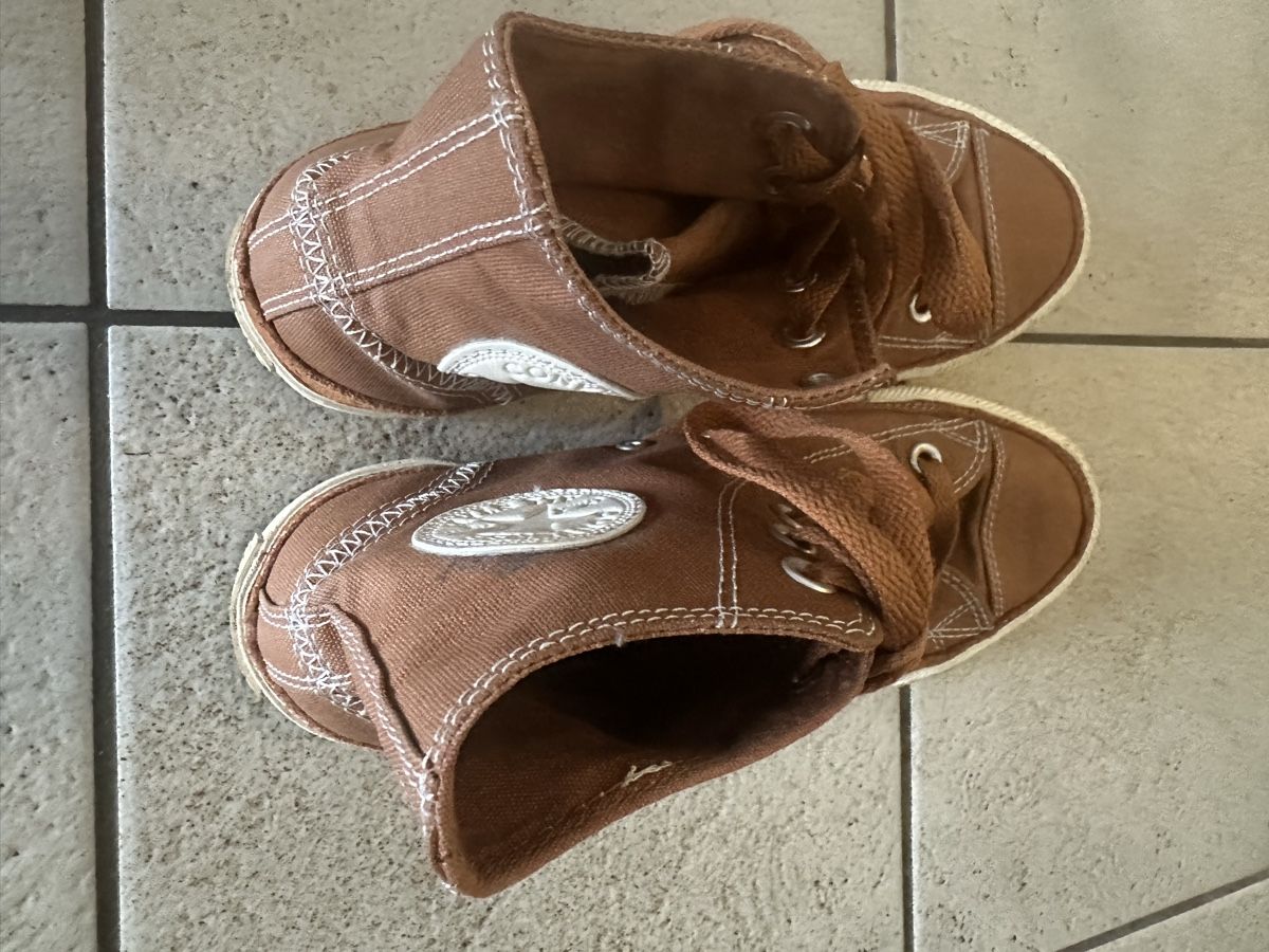 Converse Chaussures femmes: Converse All Star Camel Gr 40 – D'occasion à Sierre par Tracy83 2