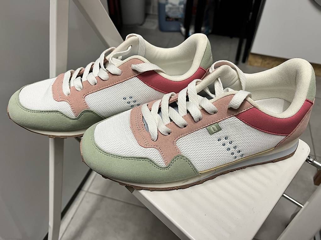 Chaussures femmes: Basket ODAJE, taille 40 neuve – D'occasion à Villars-le-Terroir par Sansan82 1