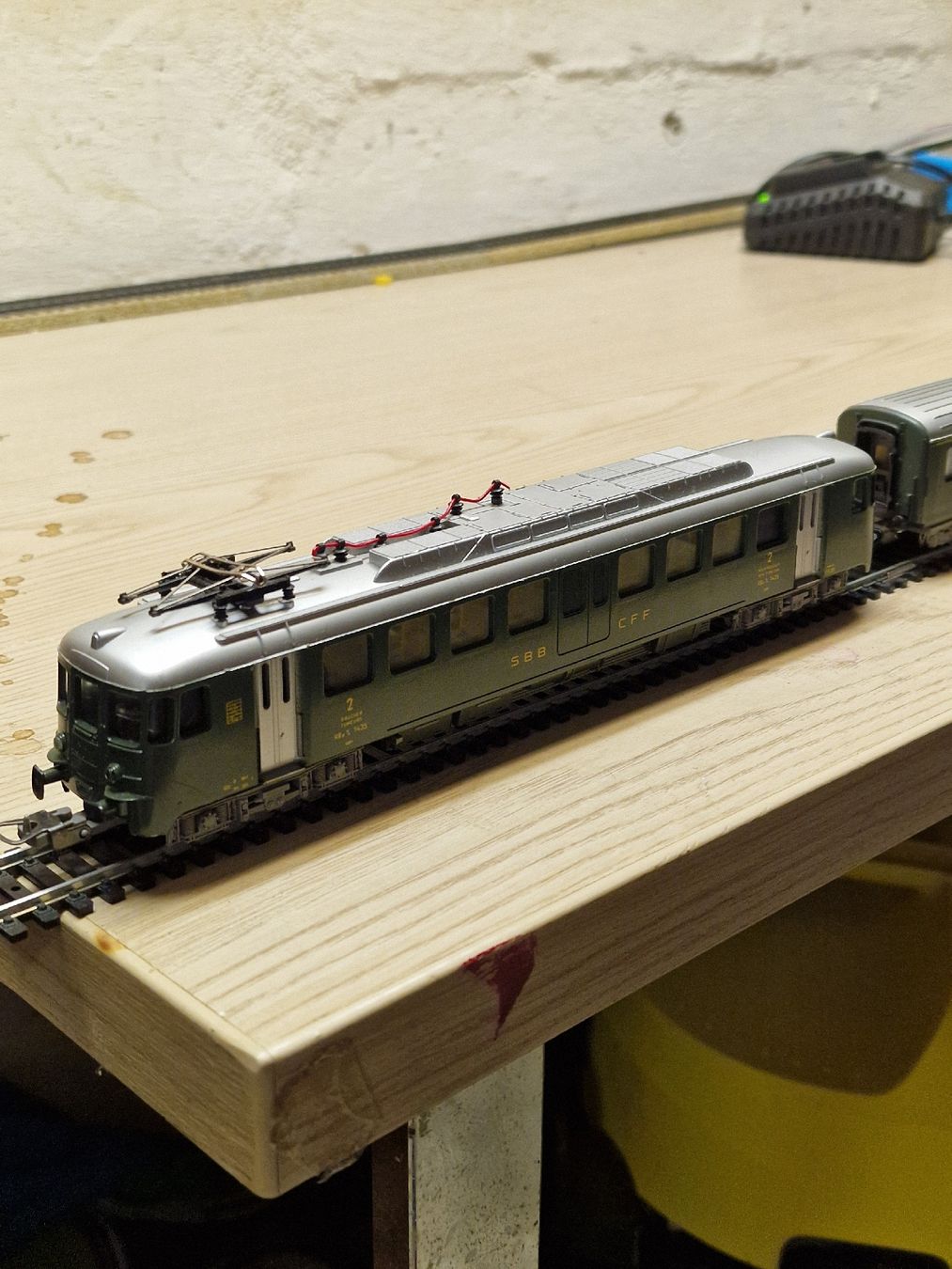 Lima Modellini di ferrovie: LIMA 1435 SBB RBe 4/4 Triebwagen mit wagons – Usato da Herzogenbuchsee venduto da ioa_zcm6 7