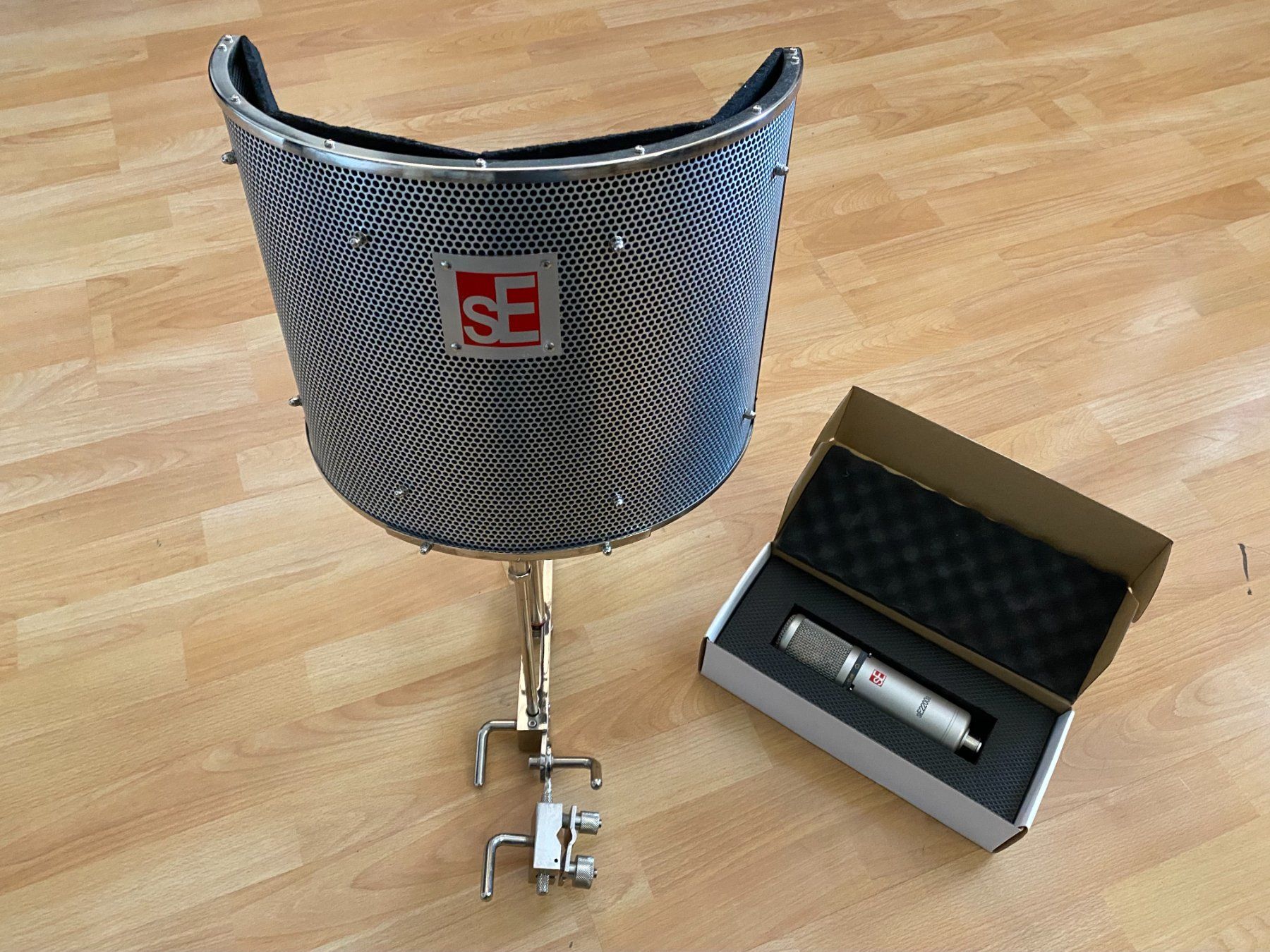 Microphones: sE2200a MICROPHONE + Reflection Filter-Pop Screen-Suspension – D'occasion à Onex par Danislas 1