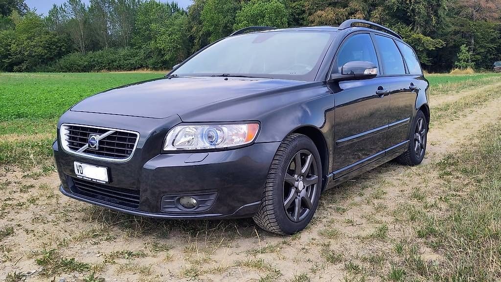 Volvo Autos: Volvo V50 2.4 – Gebraucht aus Peyres-Possens von A.Jaq