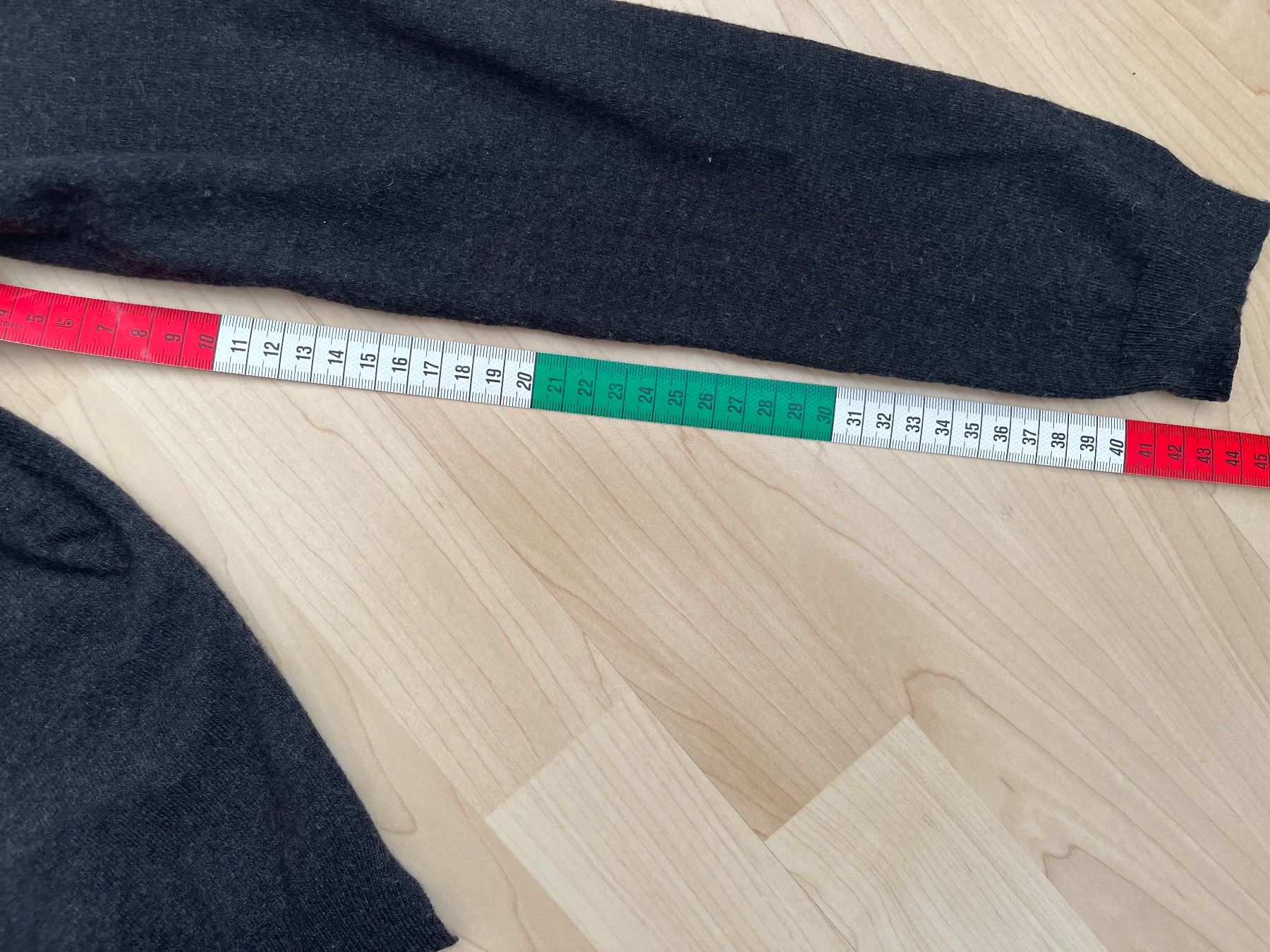 Zara Maglioni & Felpe: Zara: Strickjäckchen, Cardigan, anthrazit, Strassknöpfe, S M – Usato da Luzern venduto da ellitussi 7