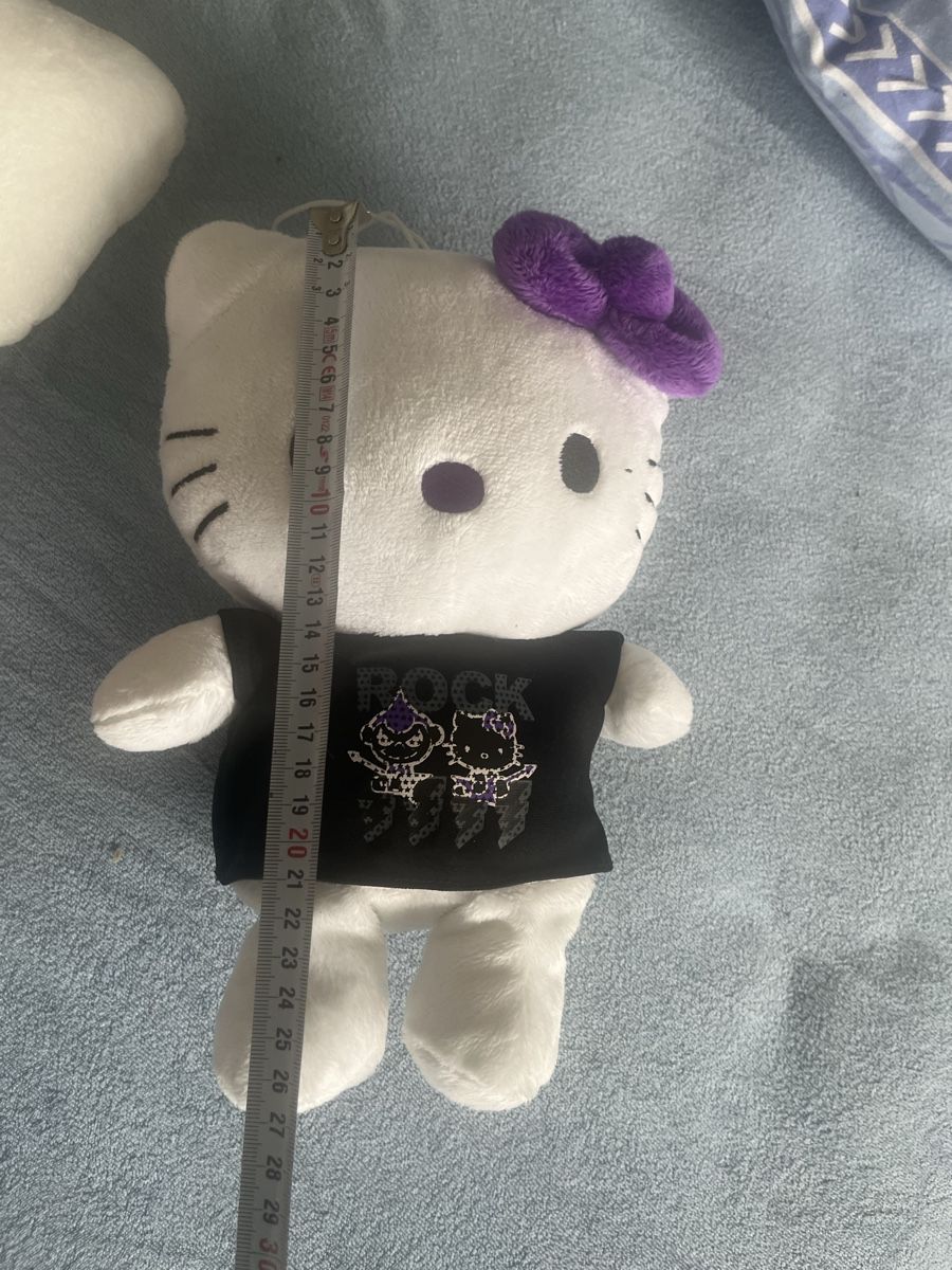 Hello Kitty Statuette: 2 Hello Kitty Stofftier ca. 23cm gross, Top Zustand! – Usato da Olten venduto da sae_82z2 5