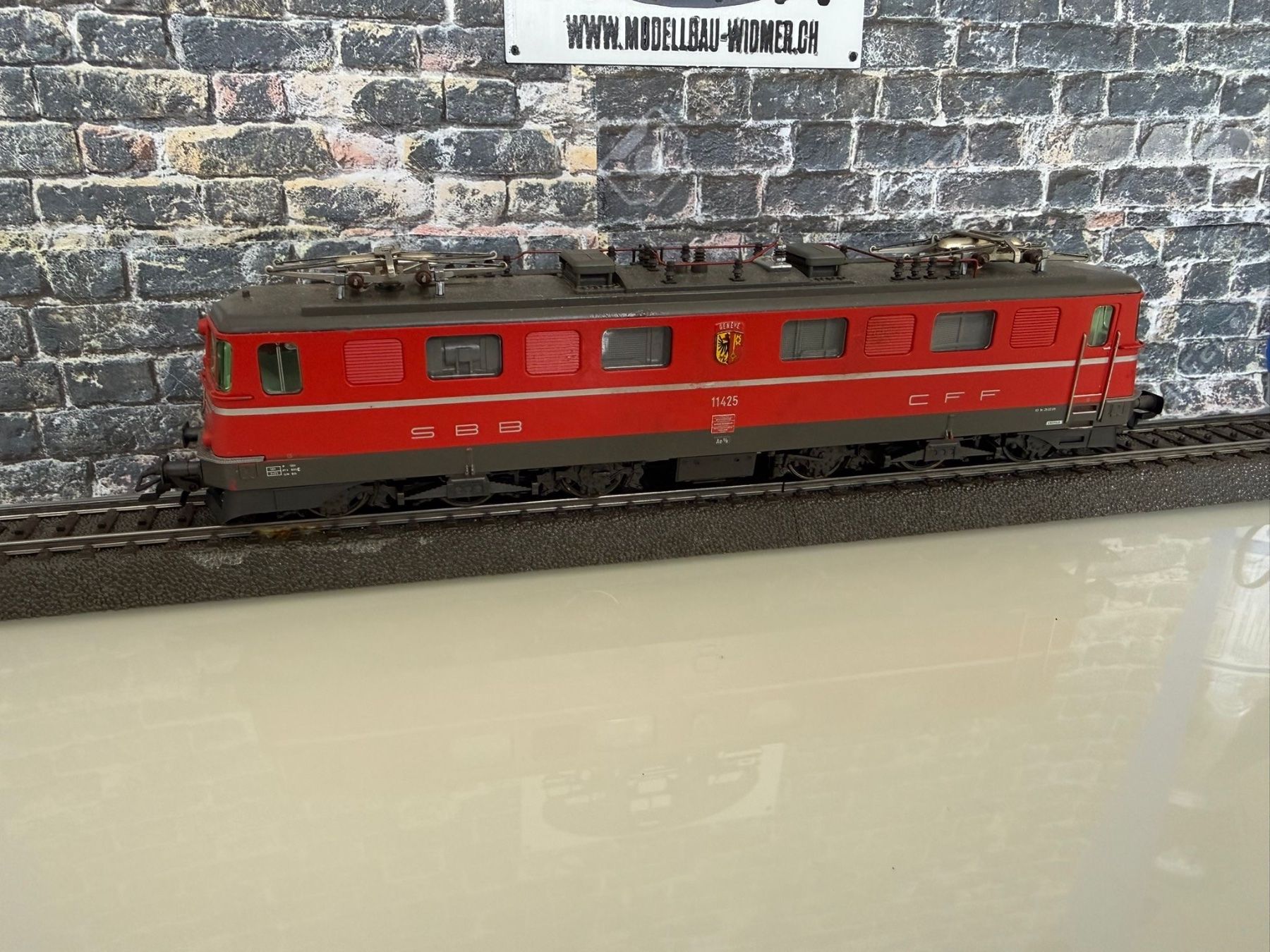 Märklin Modelleisenbahnen: Märklin Ae6/6 Digital – Gebraucht aus Altdorf UR von modellbau-widmer