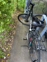 Wheeler Crossbike with one flat tire