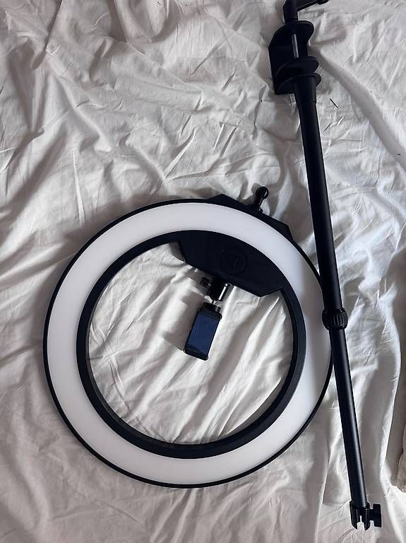Lampen: Ring light Elgato LED2500 lumens – Gebraucht aus Dübendorf von peg_rg2v