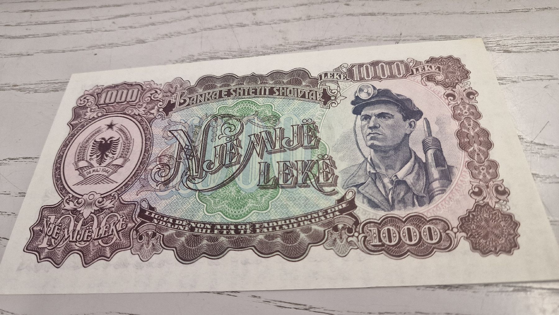 Banconote: 1000 Lekë Albanien 1957 Banknote – Nuovo e nell'imballaggio originale da Herisau venduto da Antiques.AR 1