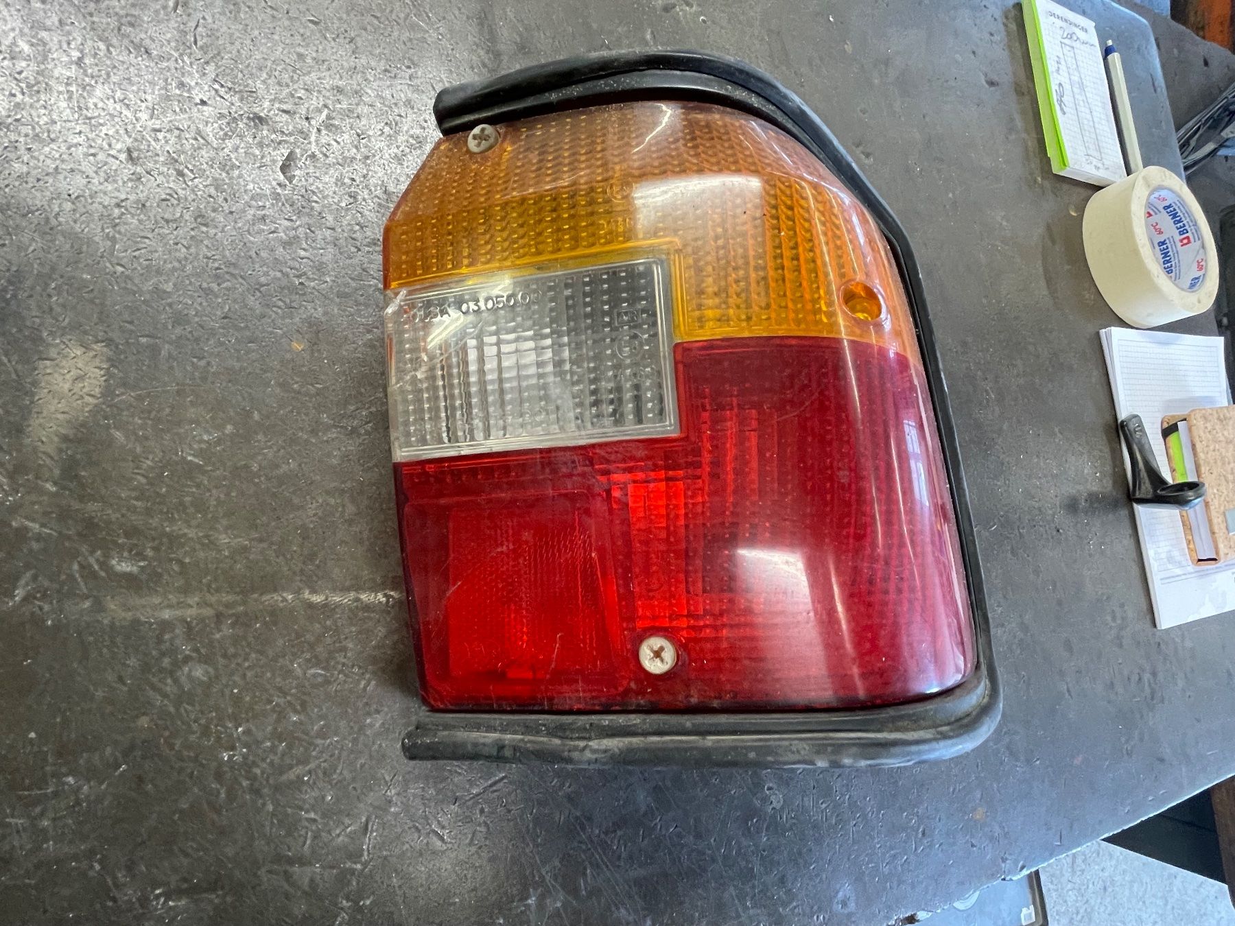 Beta Tutti pezzi di ricambio auto: Lancia Beta HPE Heckleuchte rechts komplett – Difettoso da Romanshorn venduto da BillyTG