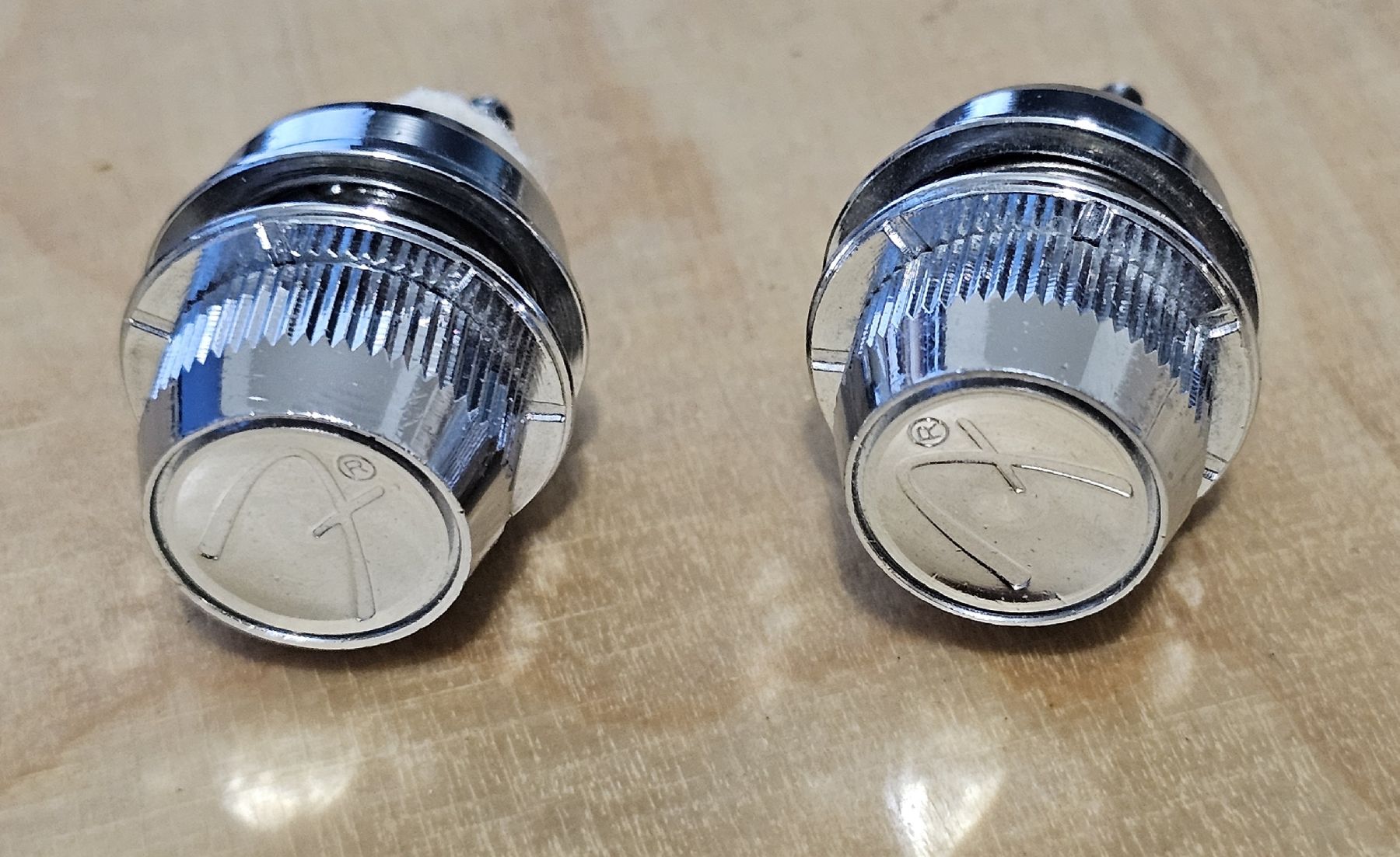 Fender Musikinstrumente: Fender Strap Lock Chrome – Gebraucht aus Untersiggenthal von aja_9ysp 2