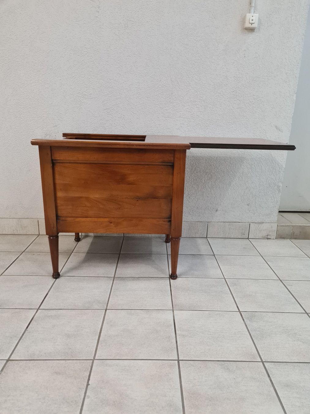 Tavoli: Table d'appoint VI qui souvre des 2 cotés – Usato da Monthey venduto da 187-zeroo 1
