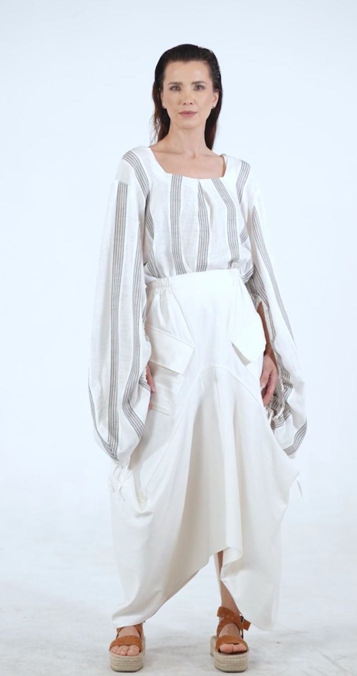 Chemisiers: Designer Bluse mit überlangen Ärmeln - Handmade – Neuf avec emballage d'origine à Zürich par Naebeli 2