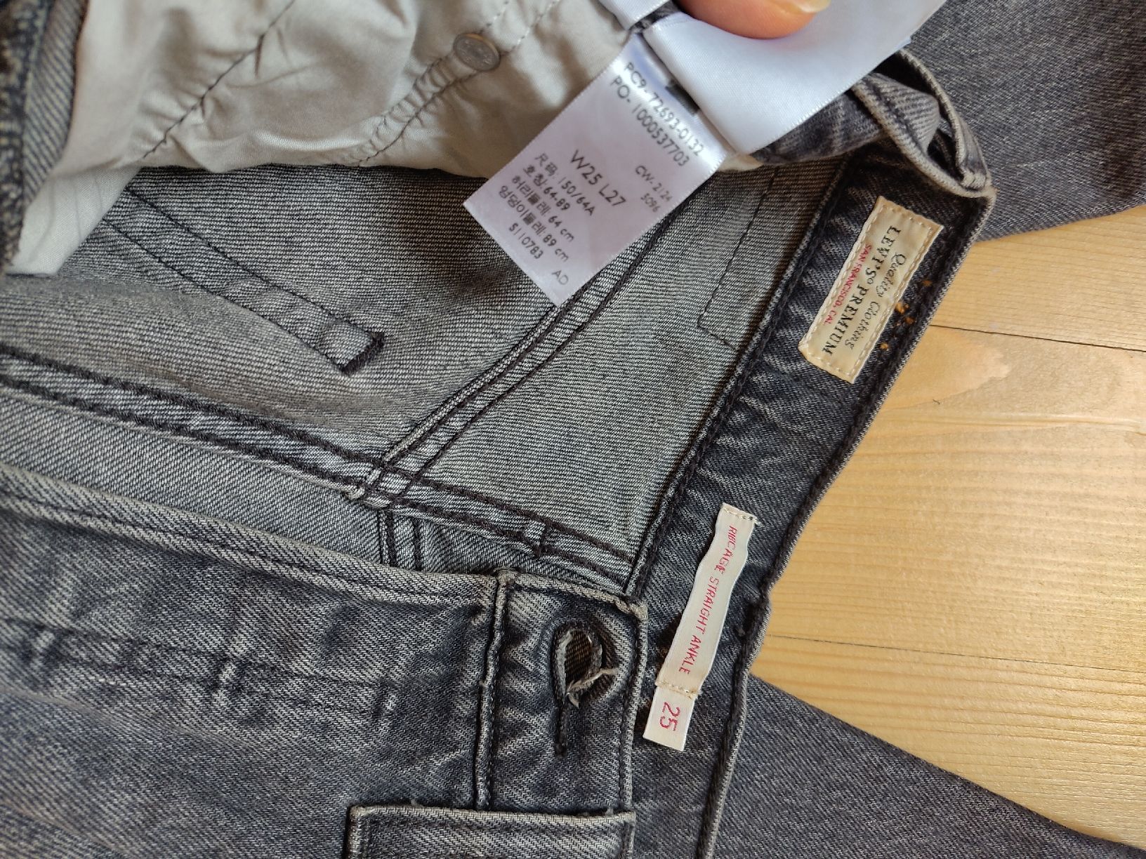 Levi's Jeans: Levi's Ribcage Straight Ankle 25/27 – Nuovo (secondo la descrizione) da Bern venduto da kat_69vw 3