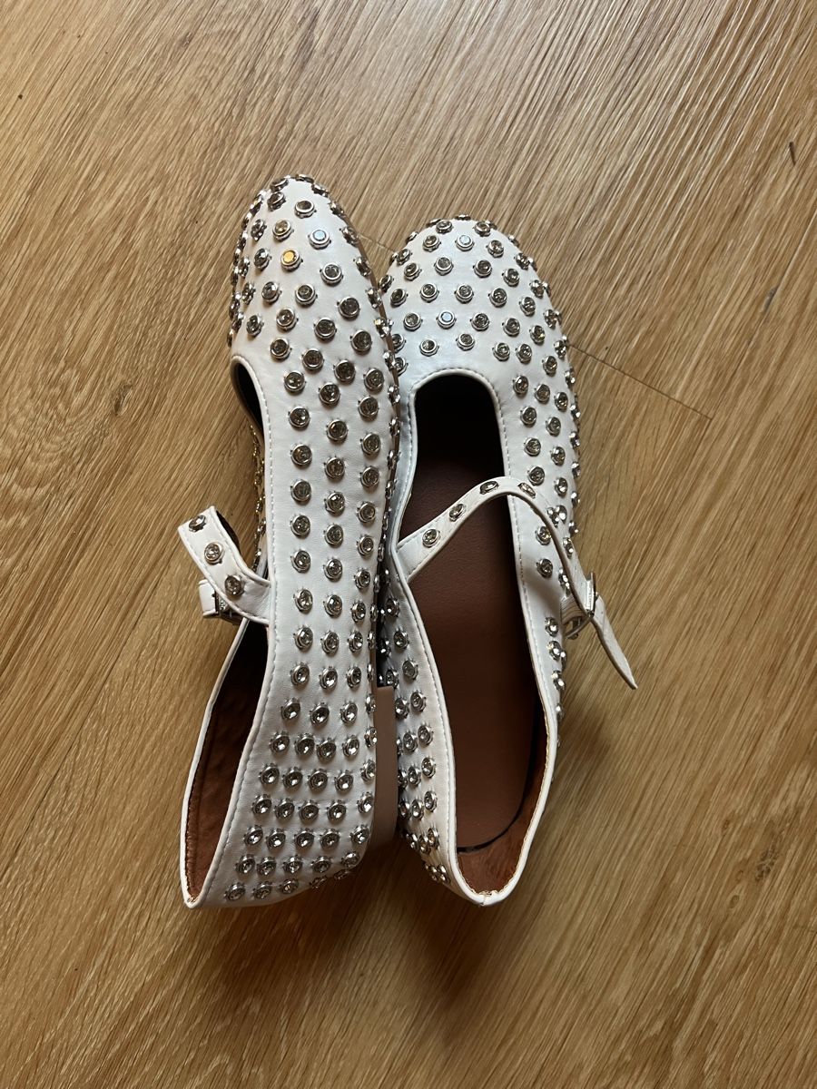 Damenschuhe: Ballerinas mit Nieten weiss Grösse 39 – Neu (gemäss Beschreibung) aus Zürich von jaelllara 1