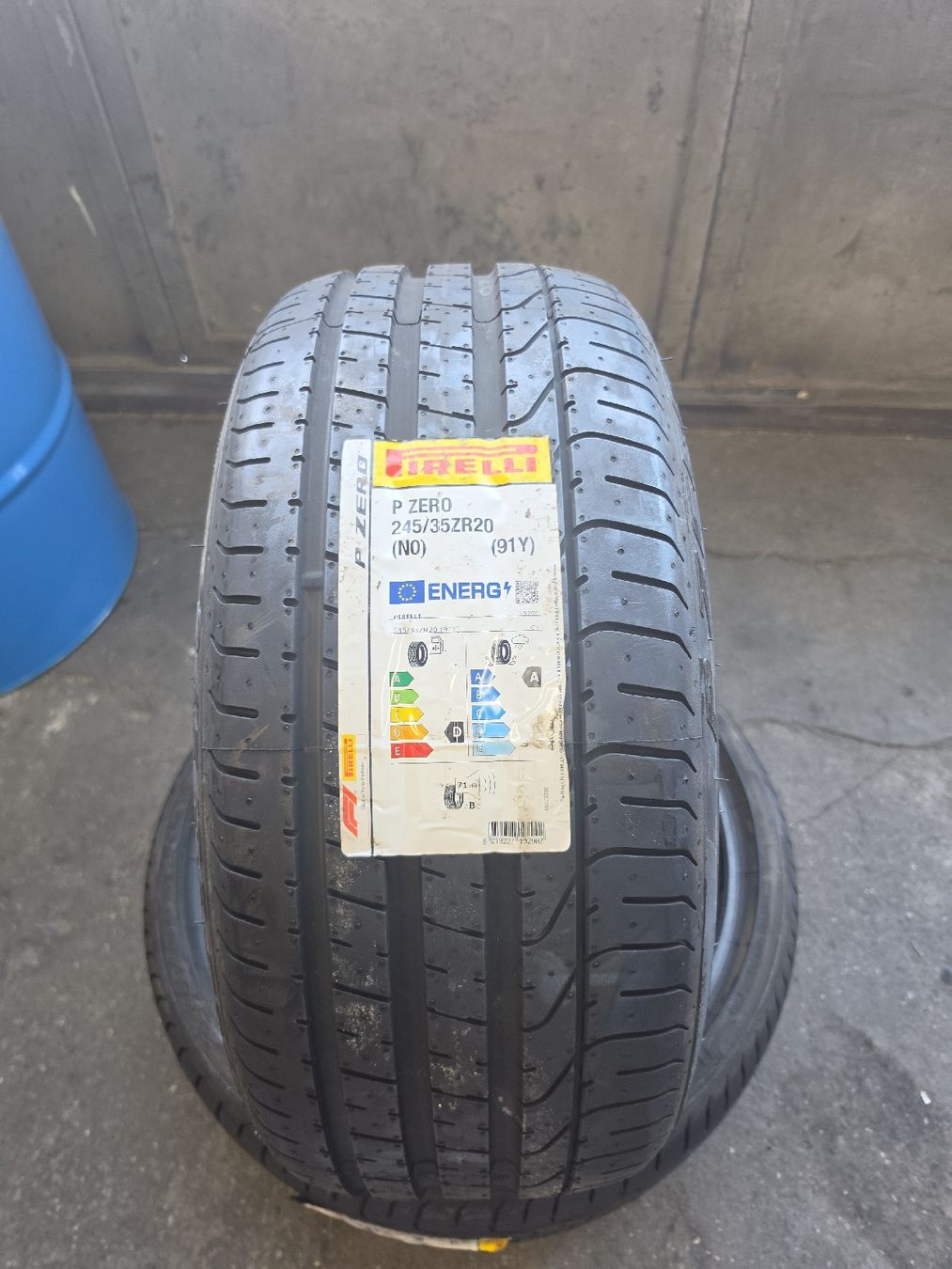 Accessori per altri veicoli: neue Pirelli Reifen  2stk – Nuovo (secondo la descrizione) da Schmitten FR venduto da jasin010 1
