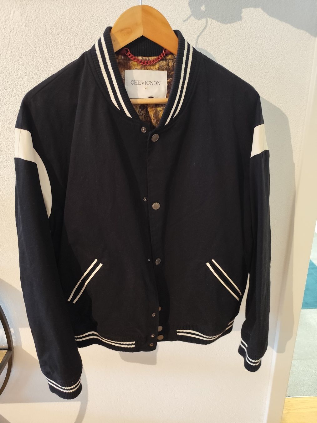 Chevignon Jacken: Bomber Chevignon noir - Taille L – Neu (gemäss Beschreibung) aus Neuchâtel von pie_8t6p 1