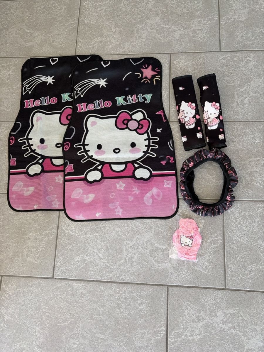 Tappeti & Tappetini: Auto Fussmatten Set Hello Kitty 5-teilig – Usato da Schöftland venduto da nevio74