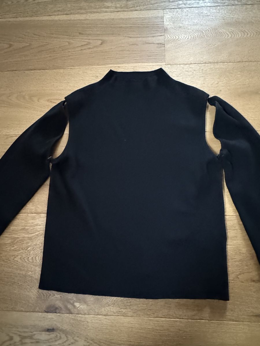 Levi's Pullover & Sweatshirts: Schwarzes Langarmshirt mit Cut-Outs Gr. M – Neu und originalverpackt aus Seon von noe_zz6w 1