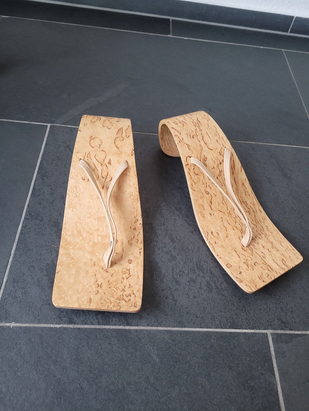 Chaussures femmes: Design Flipflop aus Holz – Neuf (Voir description) à Studen BE par claudia.82 1