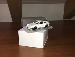 Porsche 911 (Typ 930) Turbo 1/43 no Minichamps