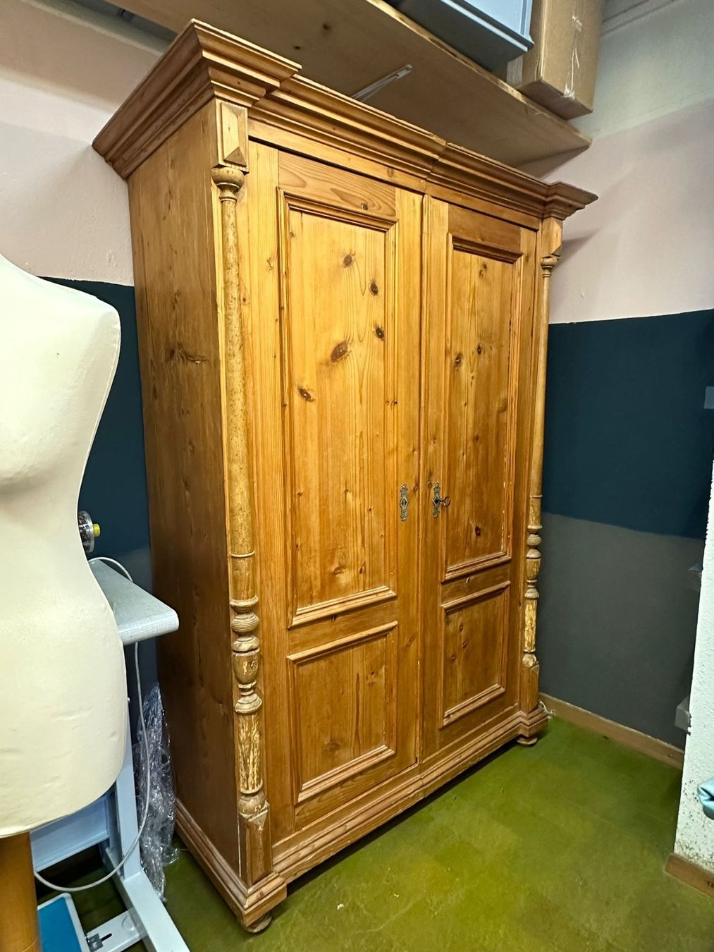 Schränke: Jugendstil Schrank – Gebraucht aus Zürich von giu_9g6j 1