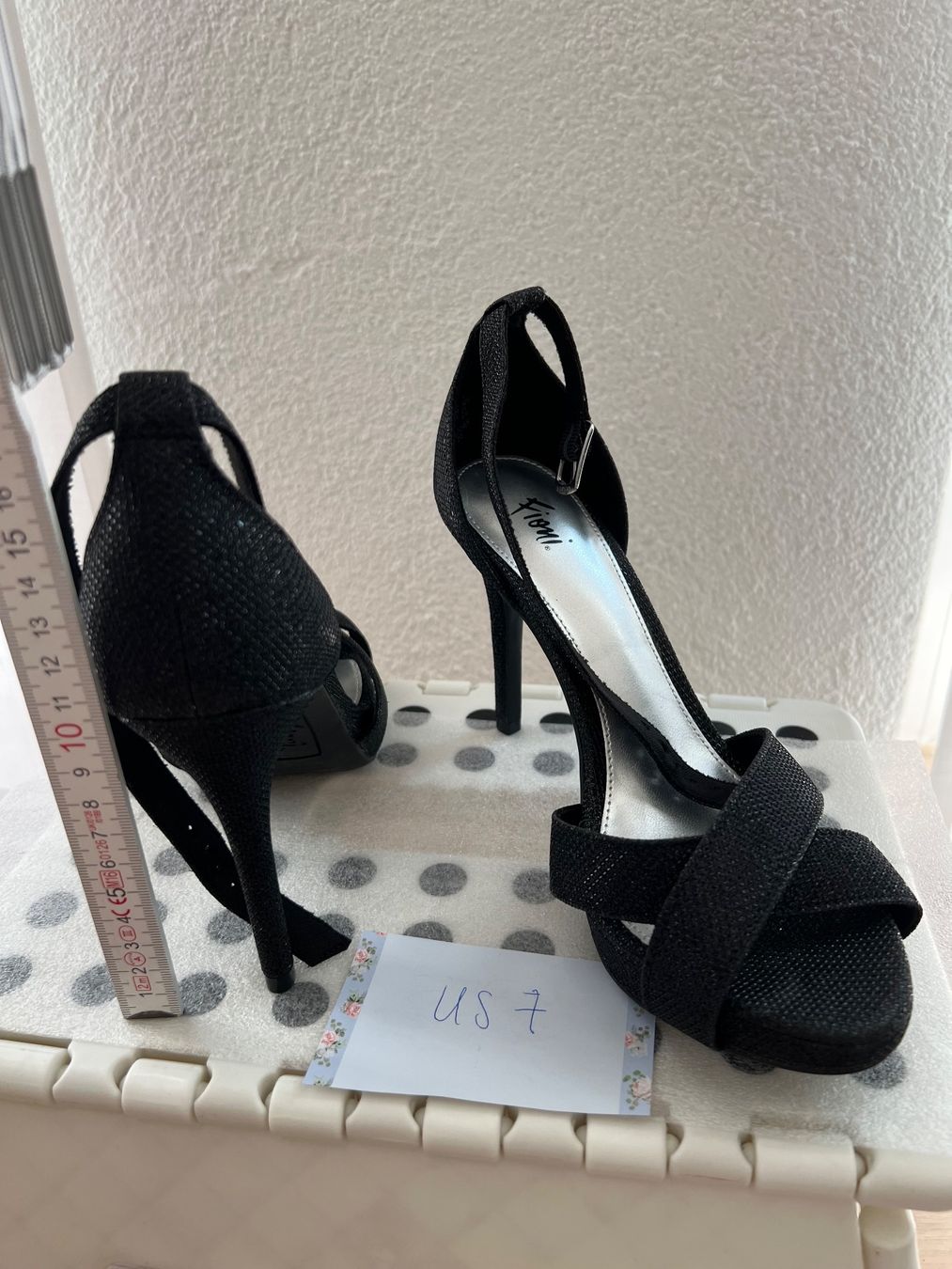 Scarpe da donna: Schwarze Pumps glitzern - ungetragen – Nuovo (secondo la descrizione) da Jona venduto da n.ferrari 2
