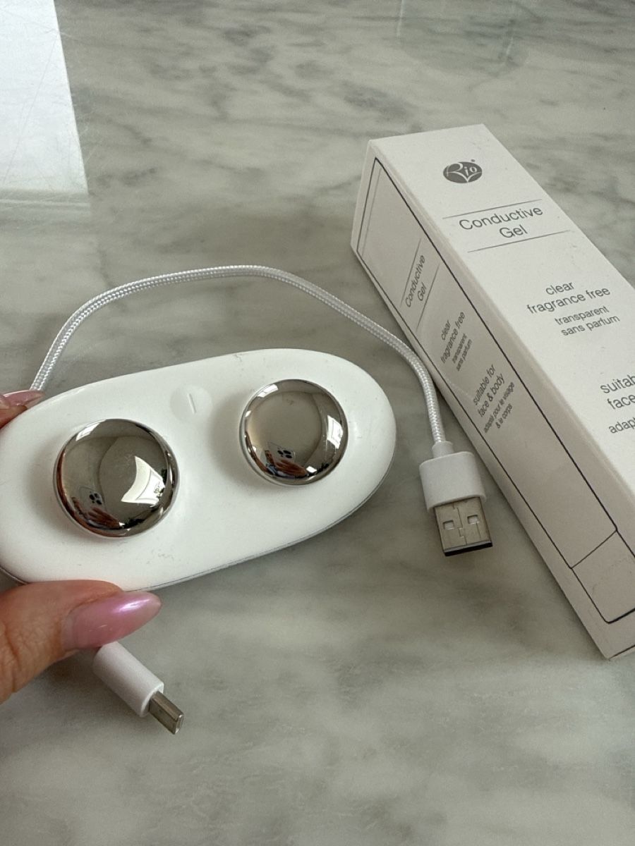 Cura del viso: ZIIP Microcurrent Facial Toning Device – Usato da Zürich venduto da alinale 3