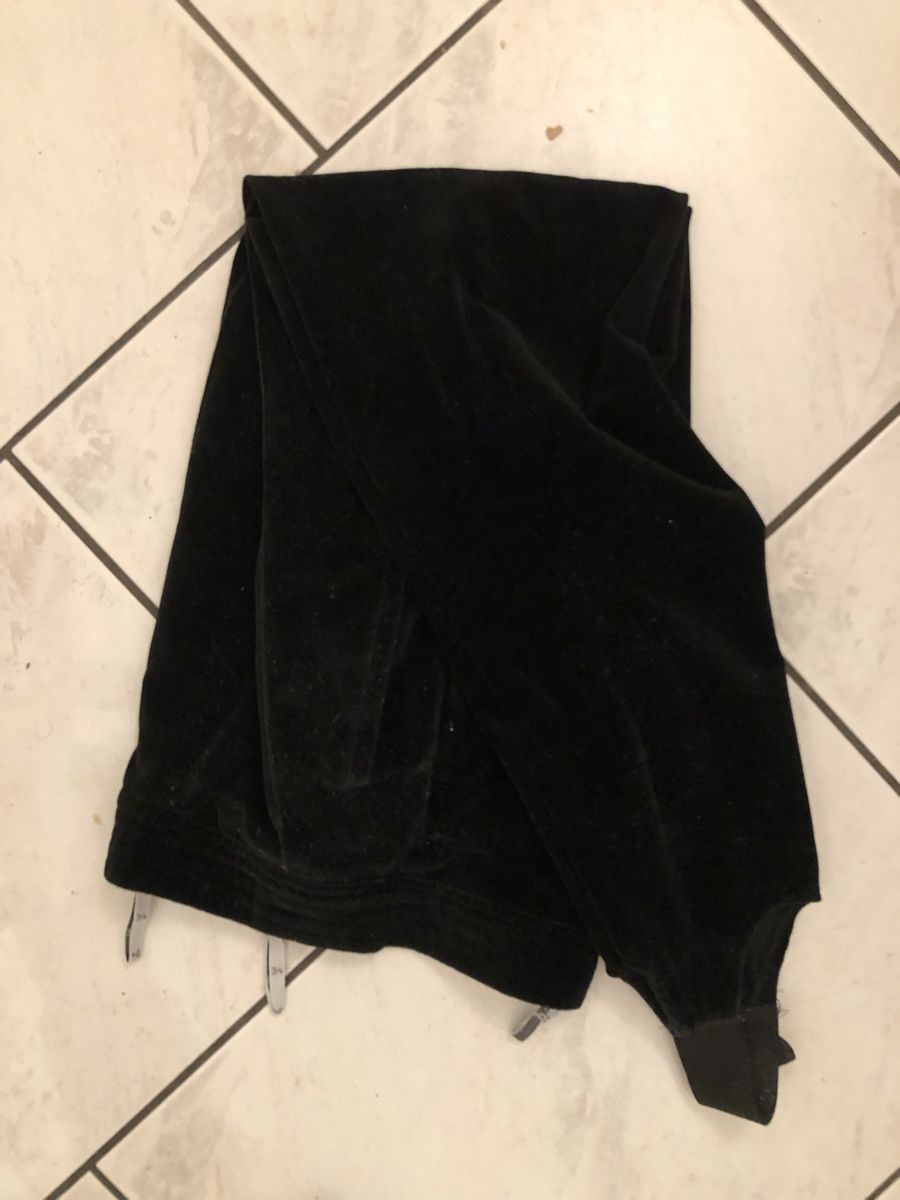 Taifun Hosen: Schwarze Samt Steghosen – Gebraucht aus Solothurn von Congela 4