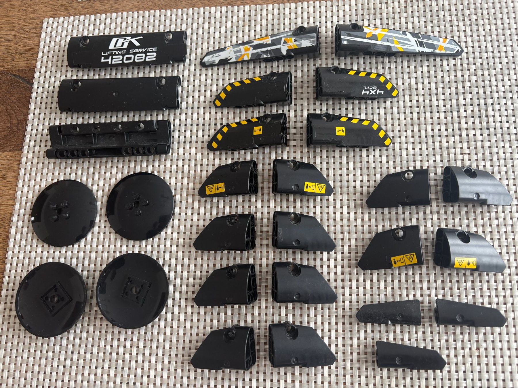 Lego Kit di costruzioni: Lego Technik schwarze Panele Verschalungen Panel LotP – Usato da Buochs venduto da Techtelmechtel