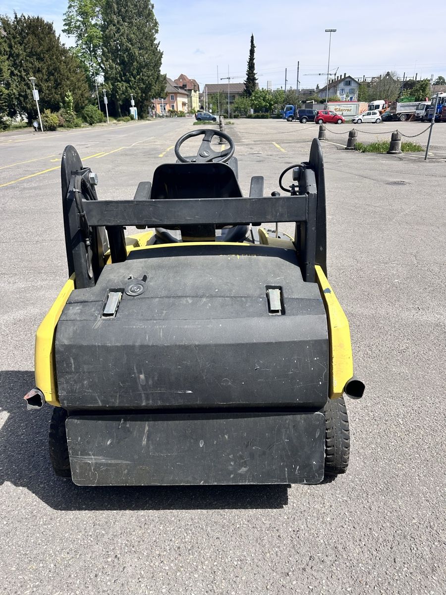 Kärcher Alle Maschinen: Kärcher Putzmaschine Kehrmaschine – Gebraucht aus lyssach von brax2019 2