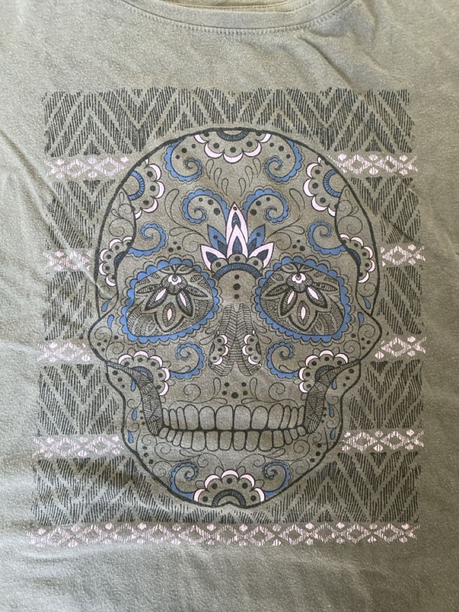 T-shirt: Cooles Shirt mit Totenkopf, Gr. S, Grau – Usato da Birmenstorf AG venduto da Midget0 2