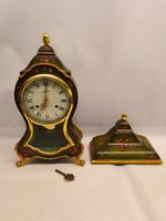 Pendule Uhr Le Castel grün goldfarben Neuenburger Standuhr