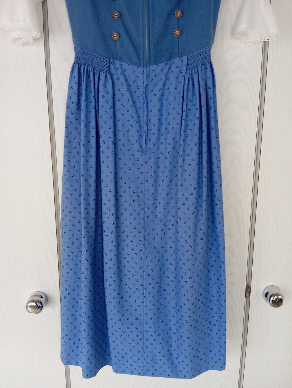 Kostüme: Original Wurzer Dirndl Grösse 36 mit zwei Blusen. – Gebraucht aus Oberägeri von baerghuus 5