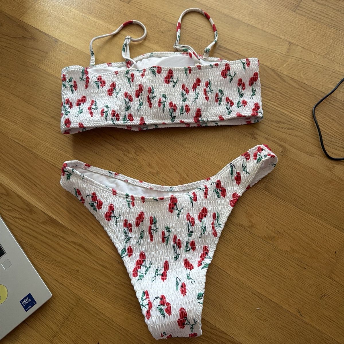 Badekleider & Bikinis: Bikini mit Kirschmuster, Grösse M – Neu (gemäss Beschreibung) aus Lenzburg von Vani1313 1