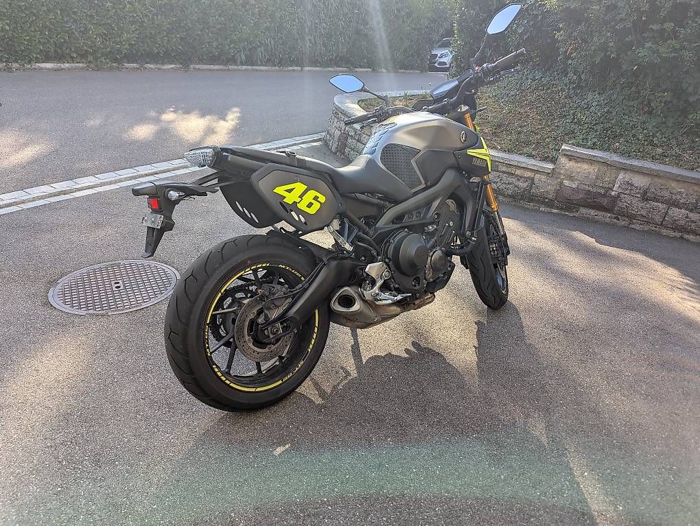 Yamaha Strasse: Yamaha MT09 Sport Tracker  Seltene Special Edition – Gebraucht aus Flüh von Tavullia 1